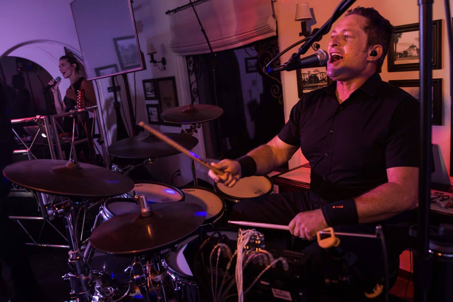 drummer-playing-singing